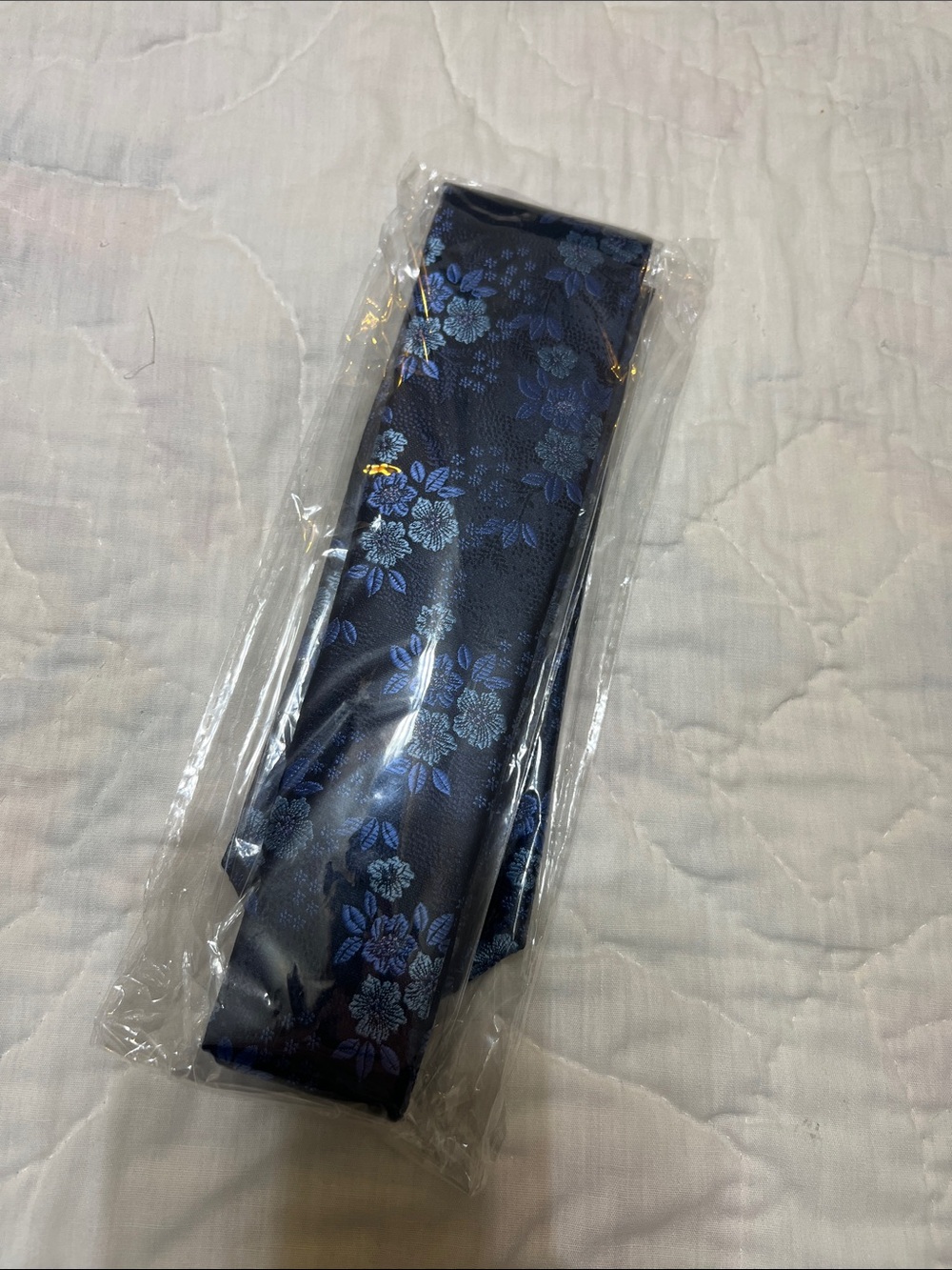 SHEIN Navy Blue Floral Satin Tie